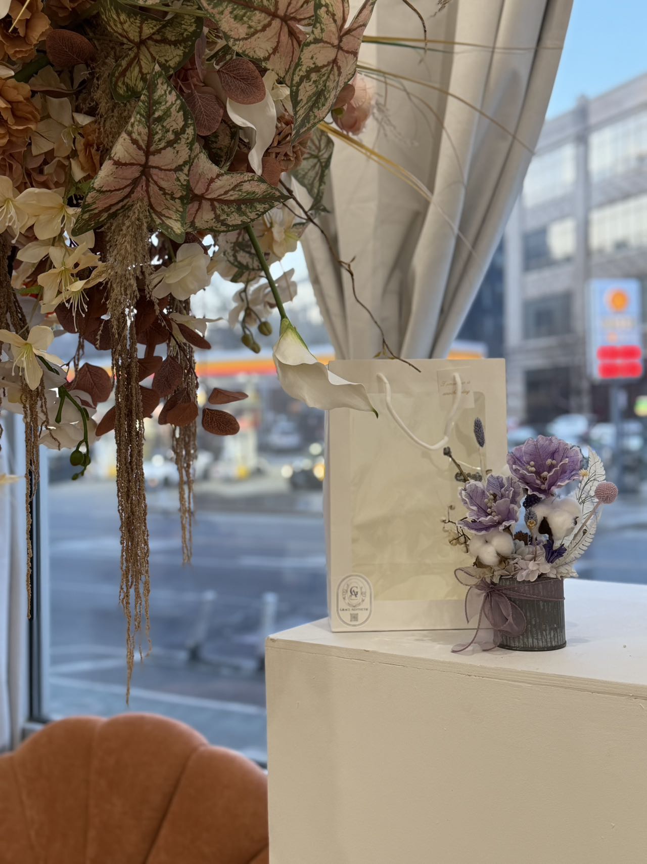 Elegant temperament eternal Milan landscape table flower